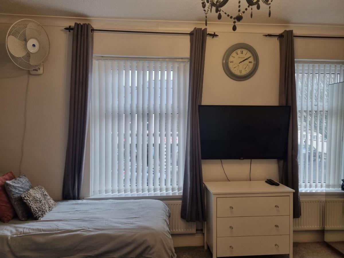 Private Luxury Double Room In Кардифф Экстерьер фото