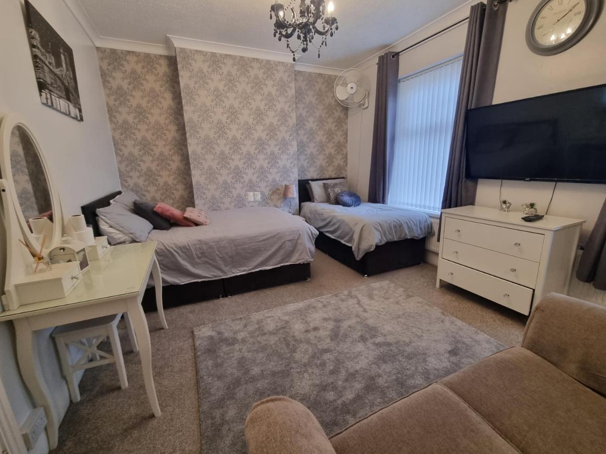 Private Luxury Double Room In Кардифф Экстерьер фото