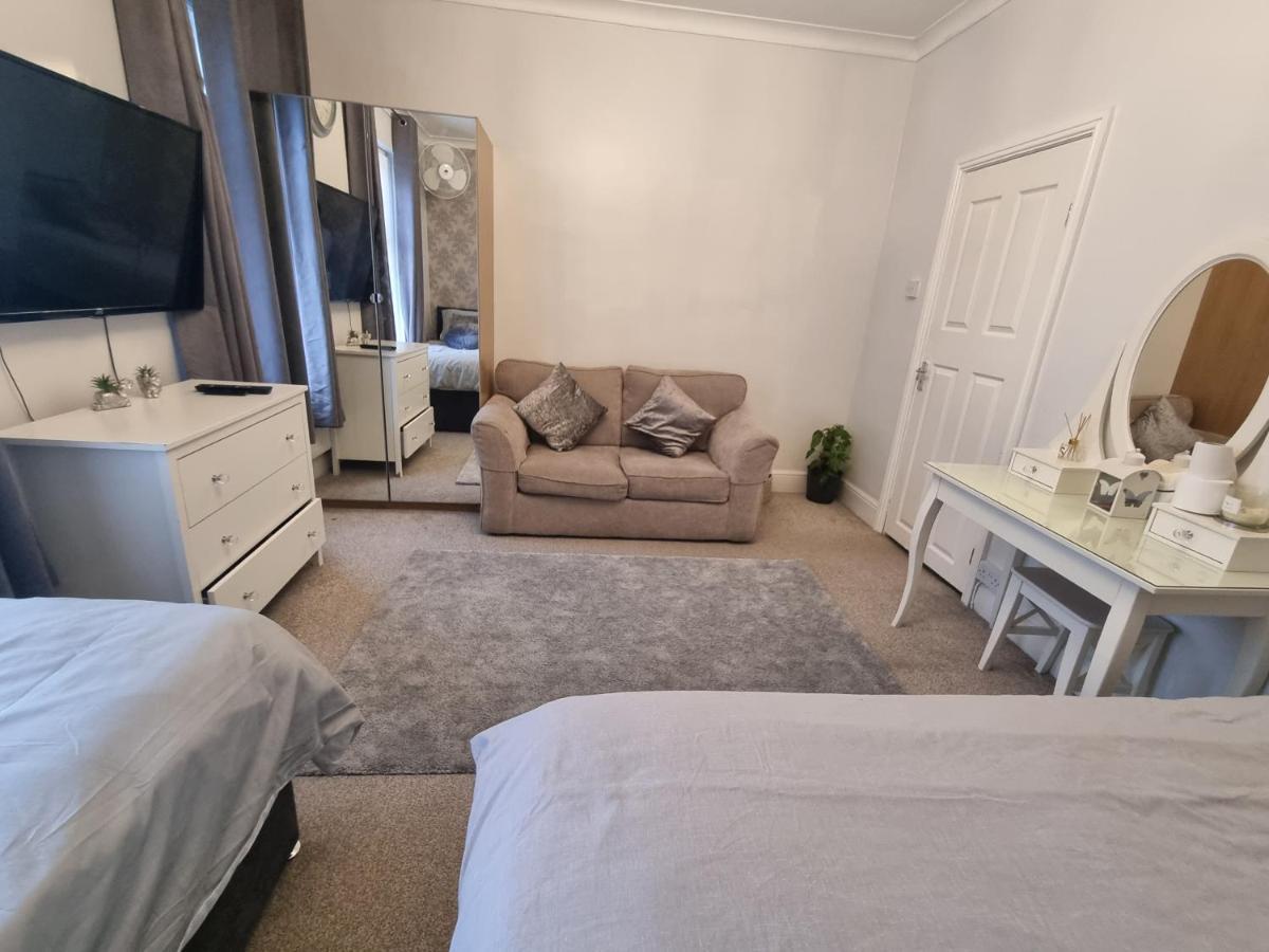 Private Luxury Double Room In Кардифф Экстерьер фото