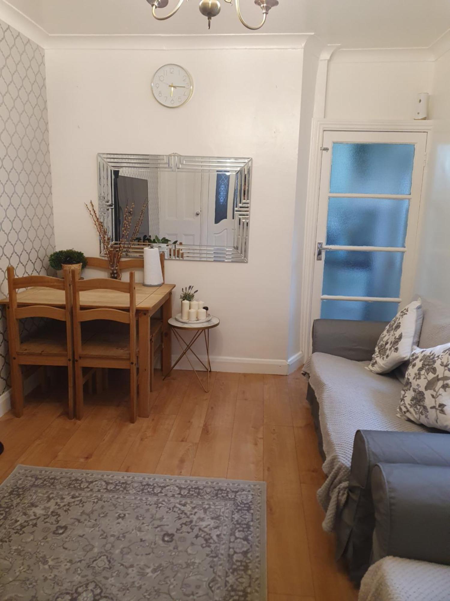 Private Luxury Double Room In Кардифф Экстерьер фото